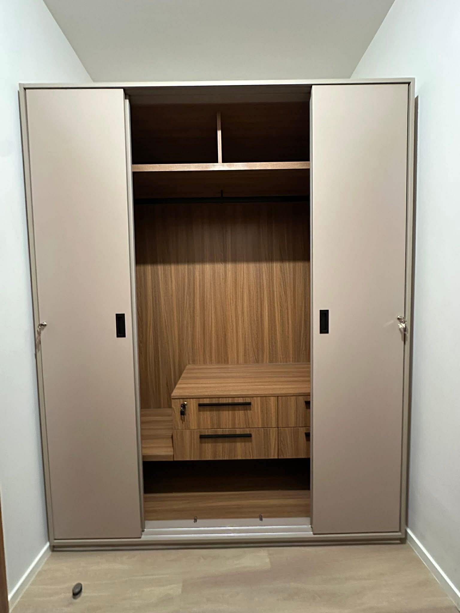 Bespoke Wardrobe: Function Dressed in Warmth for Ms. Gigi Go - Walk-in Closets by STERK Builders Philippines