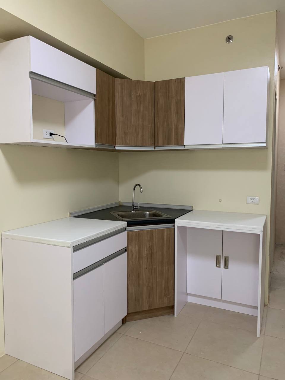 Compact Kitchen, Considered Detail for Ms. Rachel - Kitchen Design by STERK Builders Philippines
